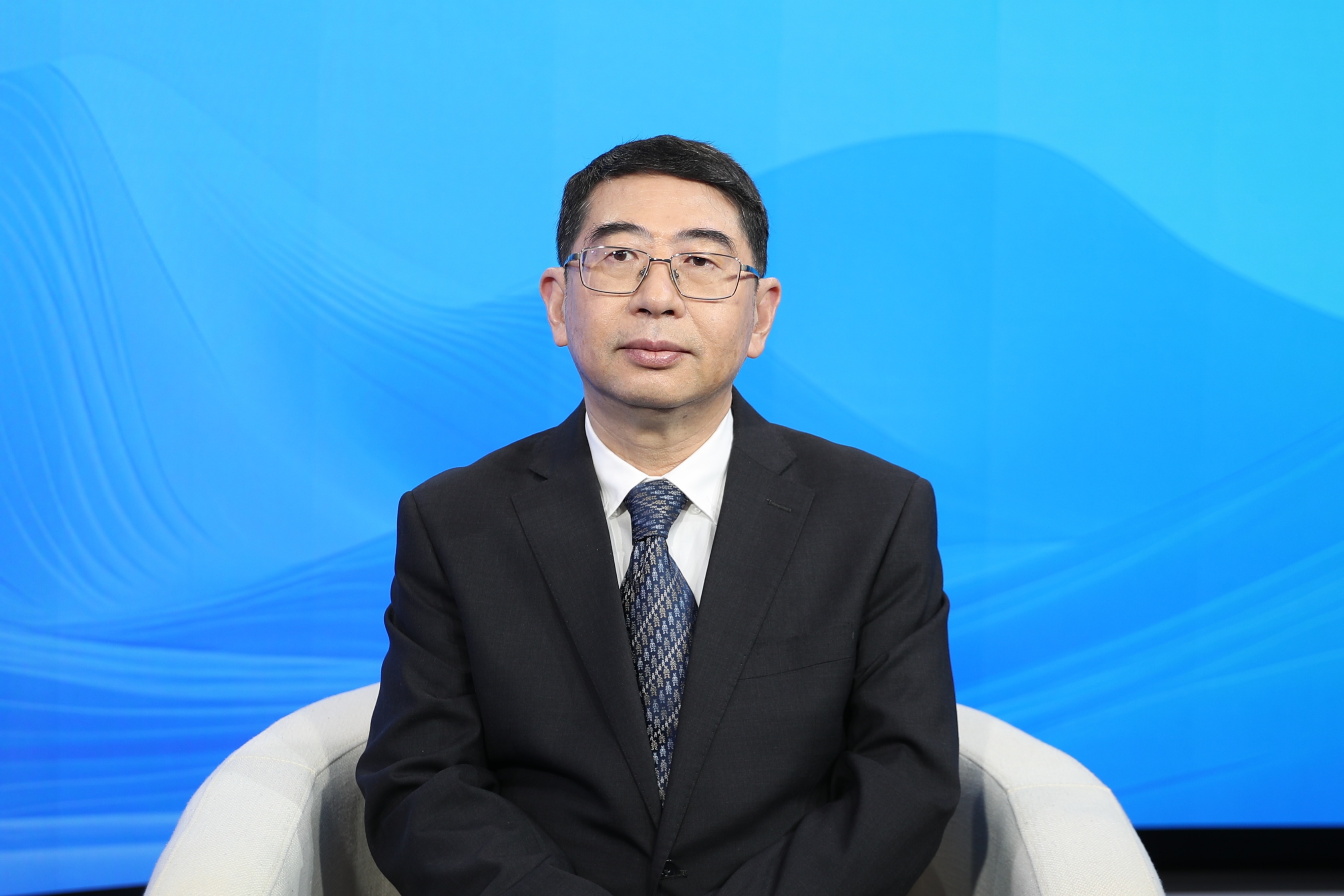 ，全国政协常委、副秘书长，农工党中央副主席王路